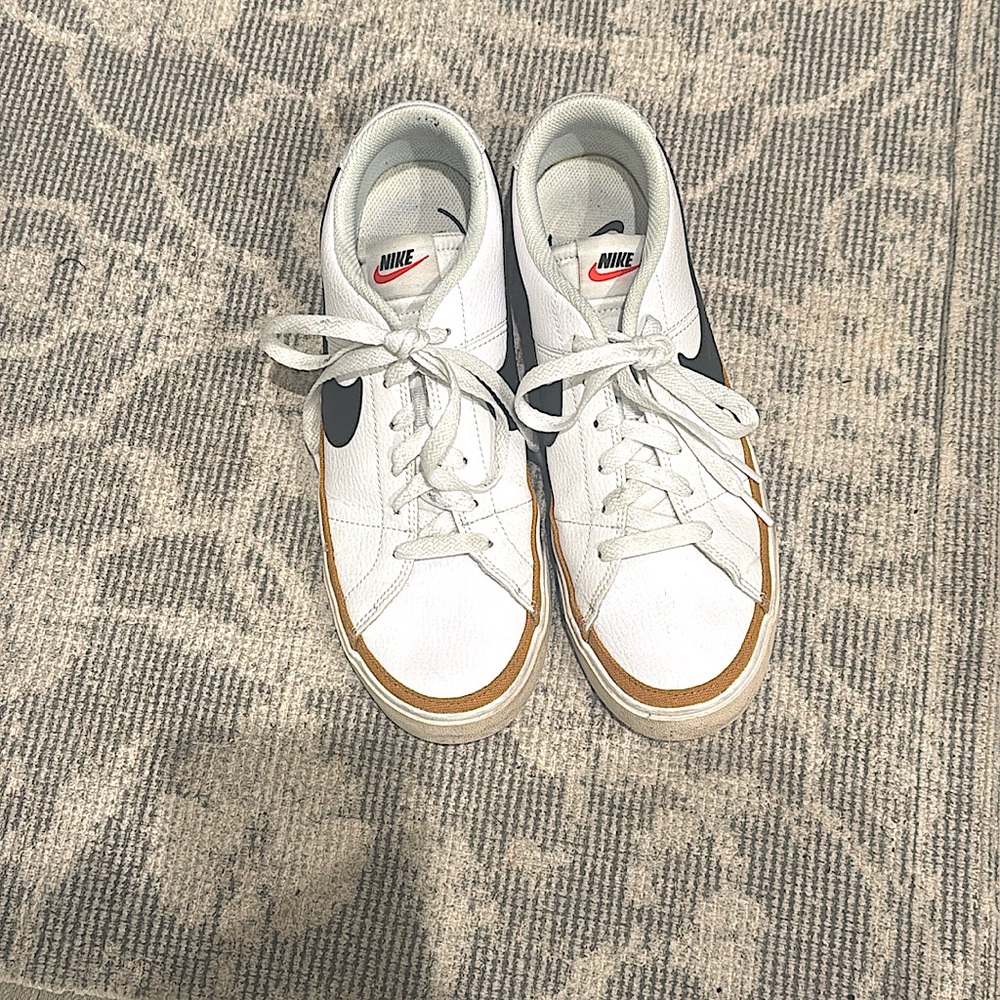 Men’s 9.5 Nike